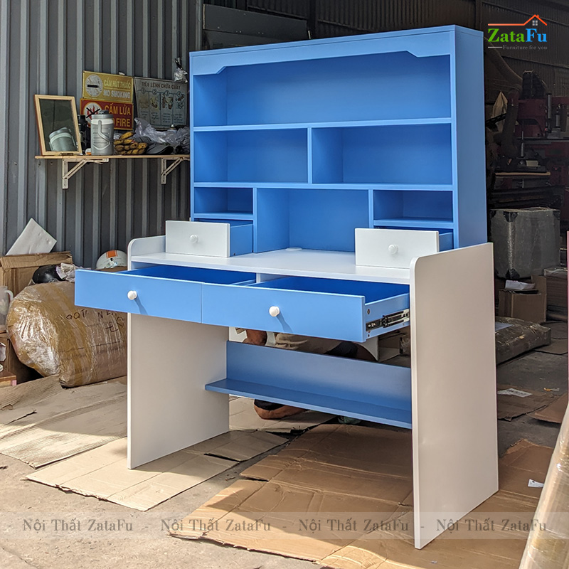 Bàn học màu xanh cho bé