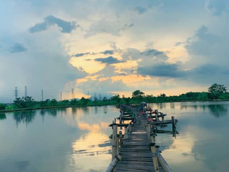 Hồ câu dịch vụ F79 với kích thước rộng lớn