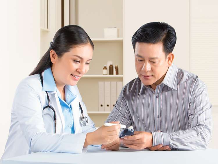 triệu chứng ung thư vòm họng