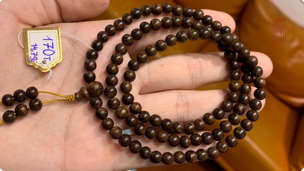 vòng trầm 108 hạt rục cận chìm hiếm
