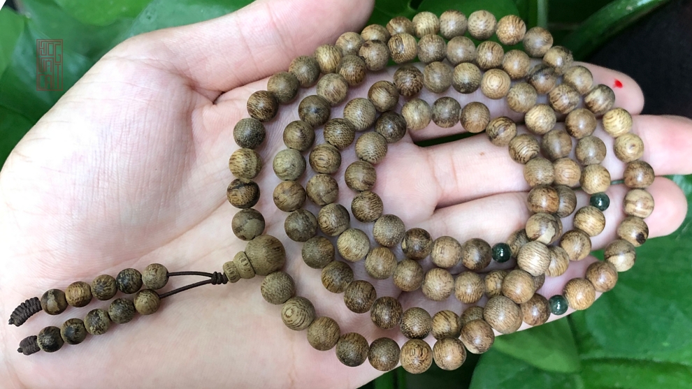 vòng trầm 108 hạt tự nhiên