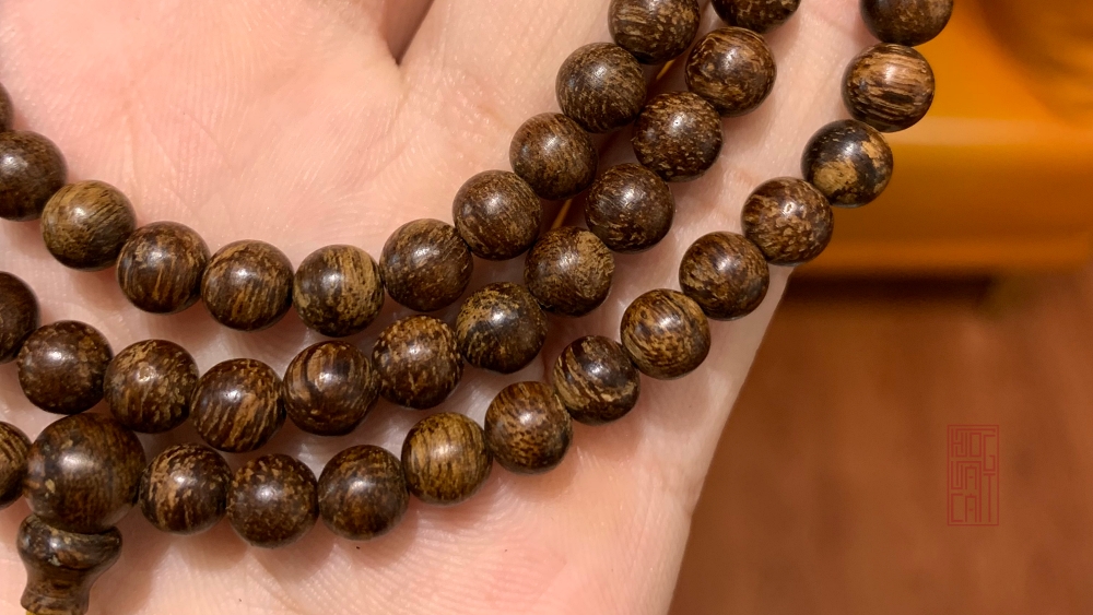 vòng trầm 108 hạt rục cận chìm hiếm