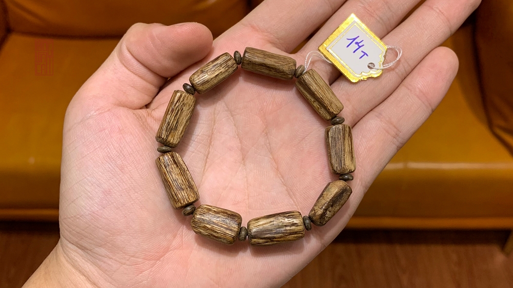 vòng tay trầm cận chìm Việt cho tay nam