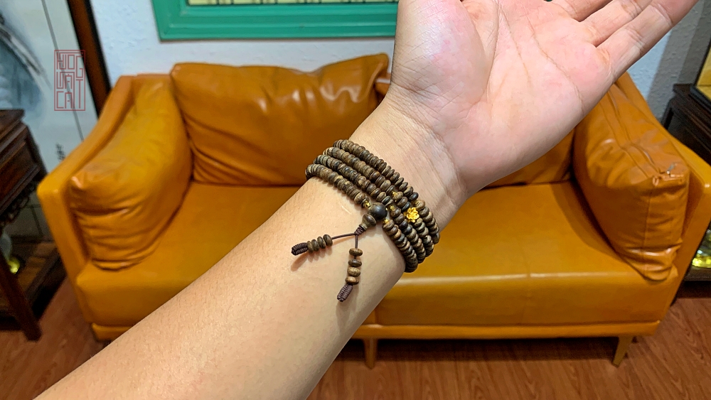 vòng trầm quấn hạt nút cận chìm