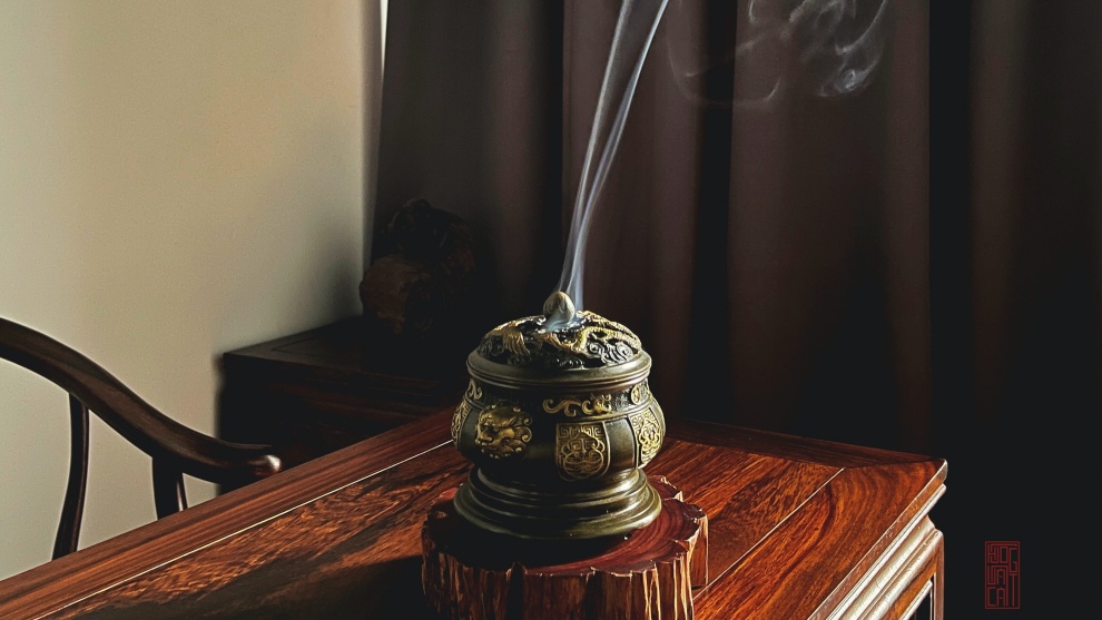 xông trầm hương