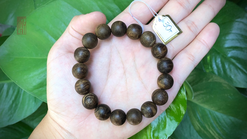 vòng tay trầm hương tự nhiên già dầu