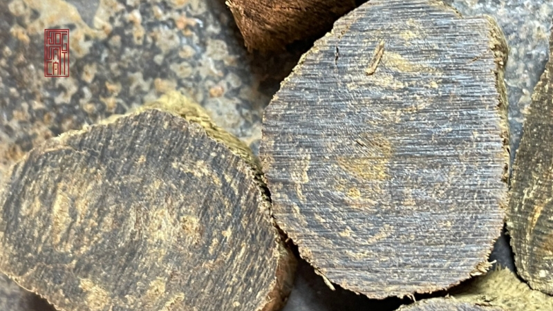 nguyên liệu lát cắt trầm hương