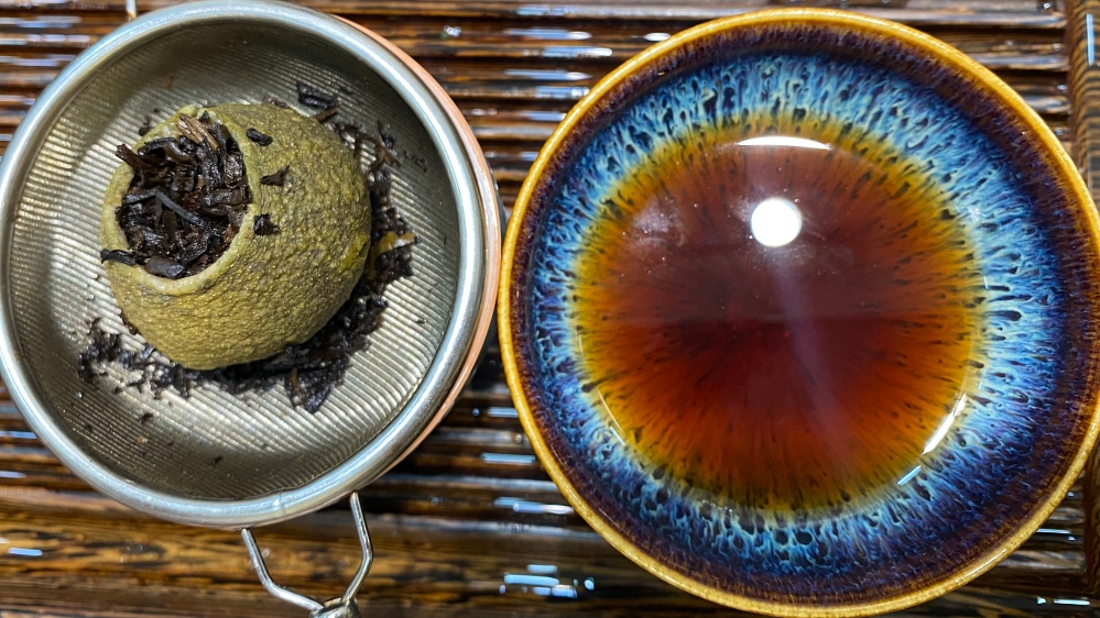 thưởng trà phổ nhĩ quýt