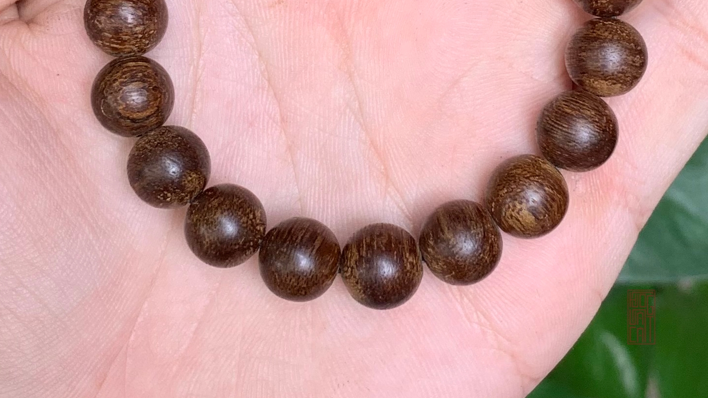 vòng trầm tròn rục Việt Nam 10 li