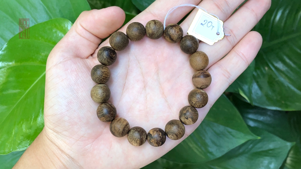 vòng tay trầm hương tự nhiên