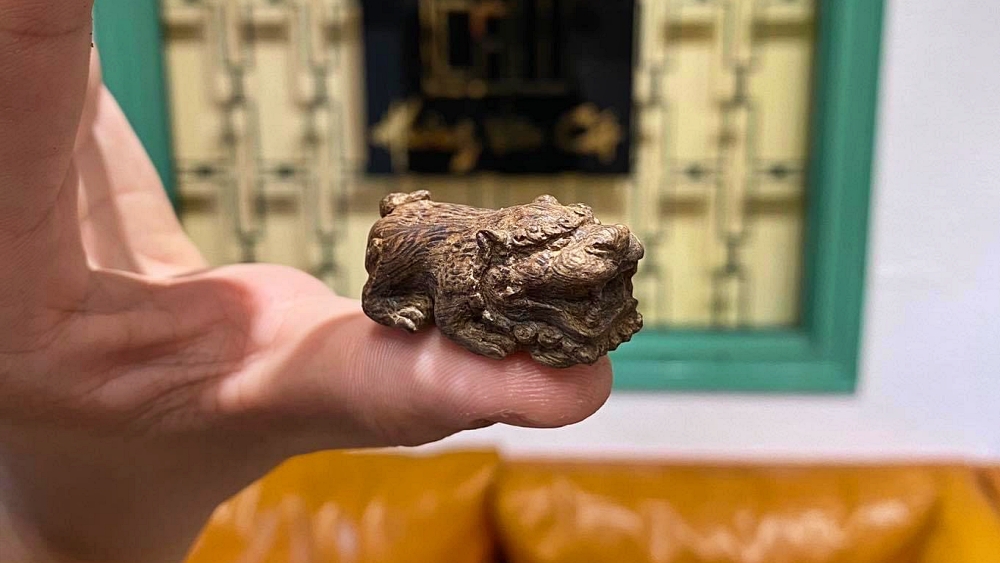 mặt trầm hương khắc Tỳ Hưu cao cấp