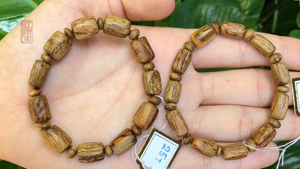 vòng trầm tereng hạt tự nhiên hiếm