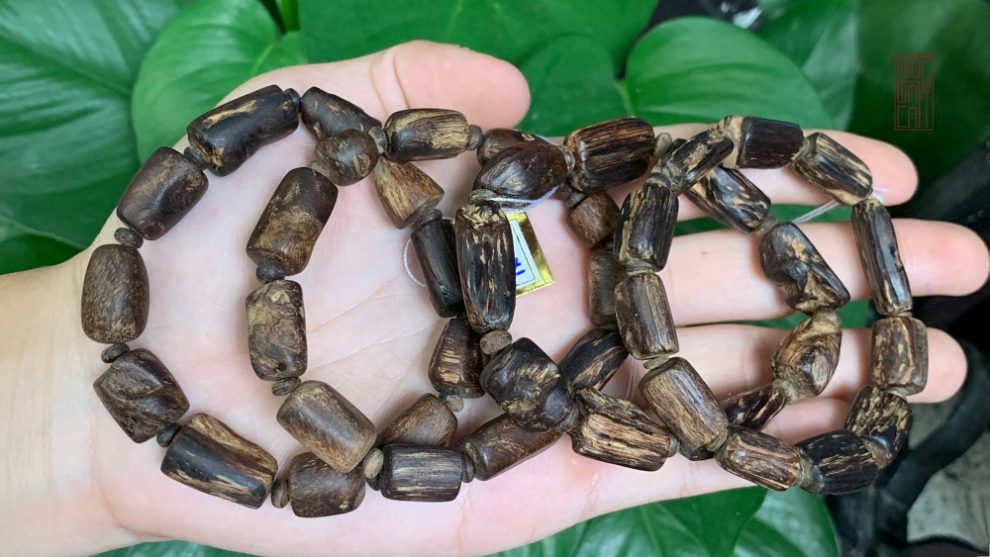 vòng trầm chìm dạng hạt tự nhiên