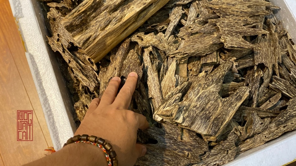 Vụn trầm hương tự nhiên