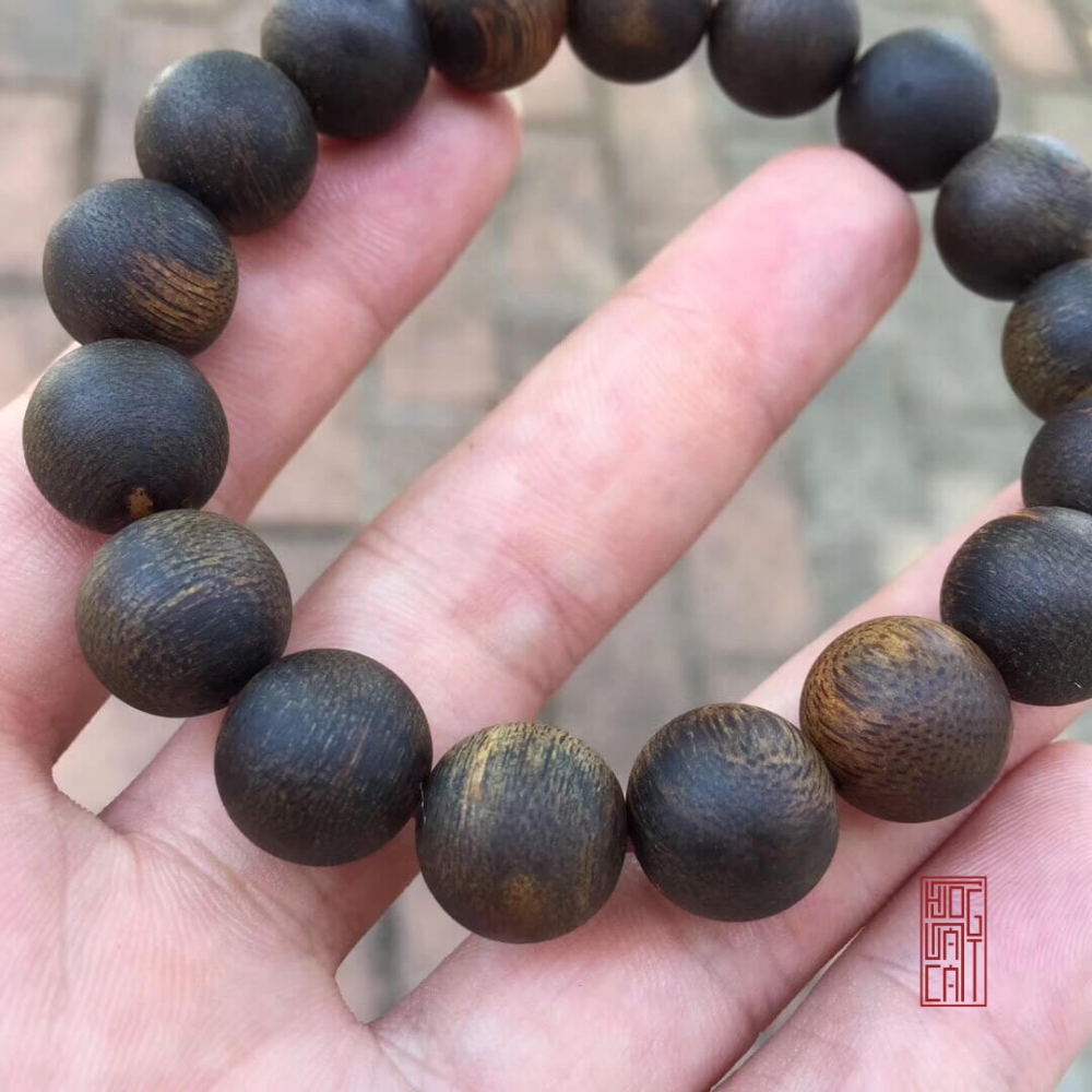 vòng tay kỳ nam cực hiếm