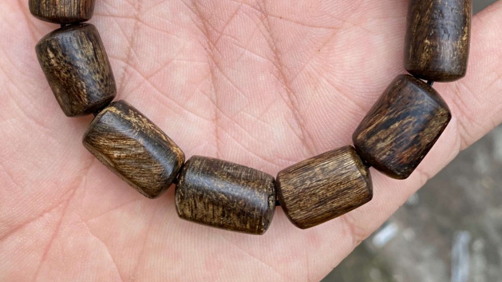 hạt trầm chìm tự nhiên