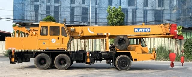 Báo giá cho thuê xe cẩu từ 80 tấn - 500 tấn