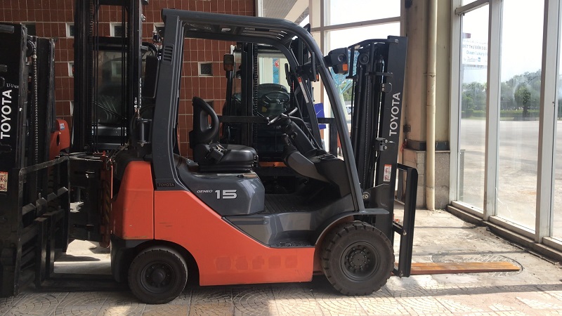 Xe nâng xăng gas 1.5 tấn thương hiệu TOYOTA
