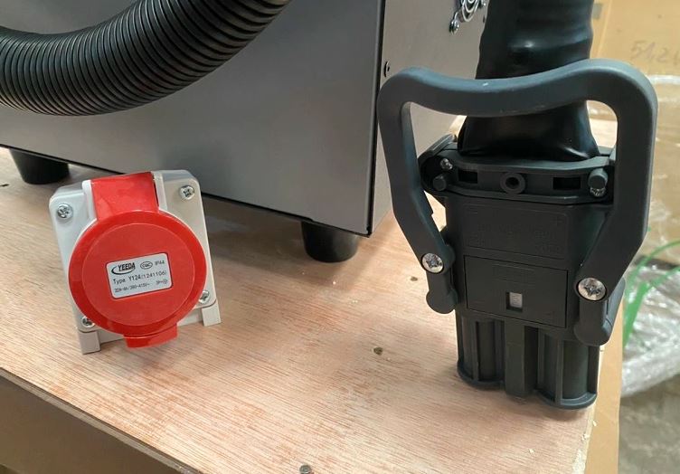 Bộ sạc ắc quy, pin lithium 80V- 200A hiệu EIKTO, hàng mới 100%