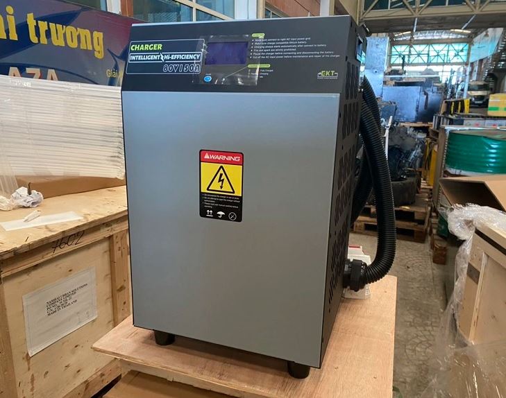 Bộ sạc ắc quy, pin lithium 80V- 150A hiệu EIKTO, hàng mới 100%