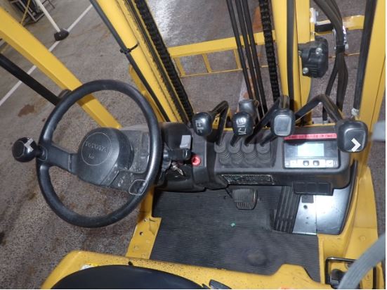 Xe nâng điện TOYOTA 8FBE20 nâng cao 3000mm