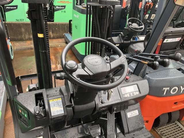 Xe nâng điện hiệu Toyota TOYOTA 8FBH15