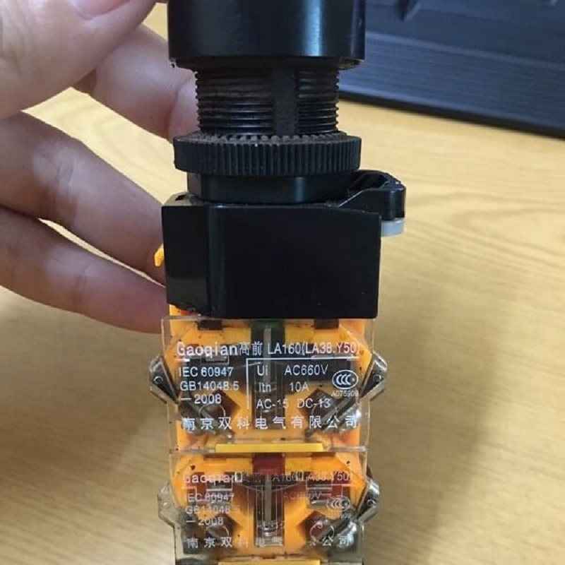 Công tắc điều khiển xe nâng hàng