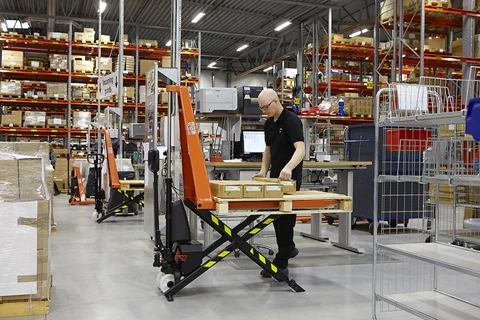 Xe nâng tay điện dạng cắt kéo Toyota BT High Lifter Electric