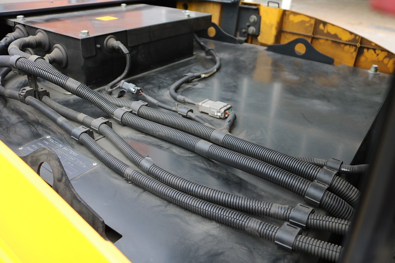 Bình ắc quy kín khí xe nâng điện Komatsu