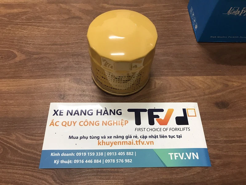 Lọc dầu động cơ trên xe nâng Mitsubishi