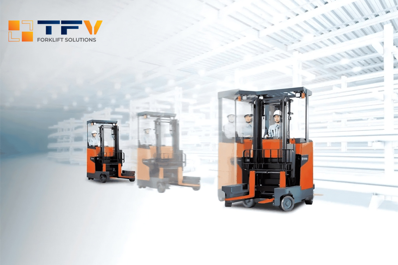 Xe nâng Reach Truck là dòng xe nâng chuyên dụng được thiết kế để nâng hàng hóa lên độ cao lớn trong không gian hẹp