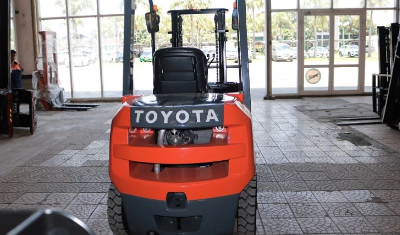 Xe nâng mới 2.5 tấn Toyota FDZN25. Khung V3000. Sản xuất 2022.
