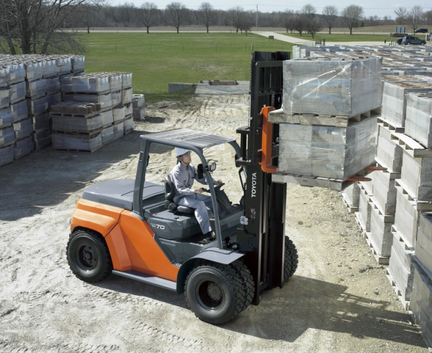 Nhu cầu sử dụng xe nâng động cơ Toyota