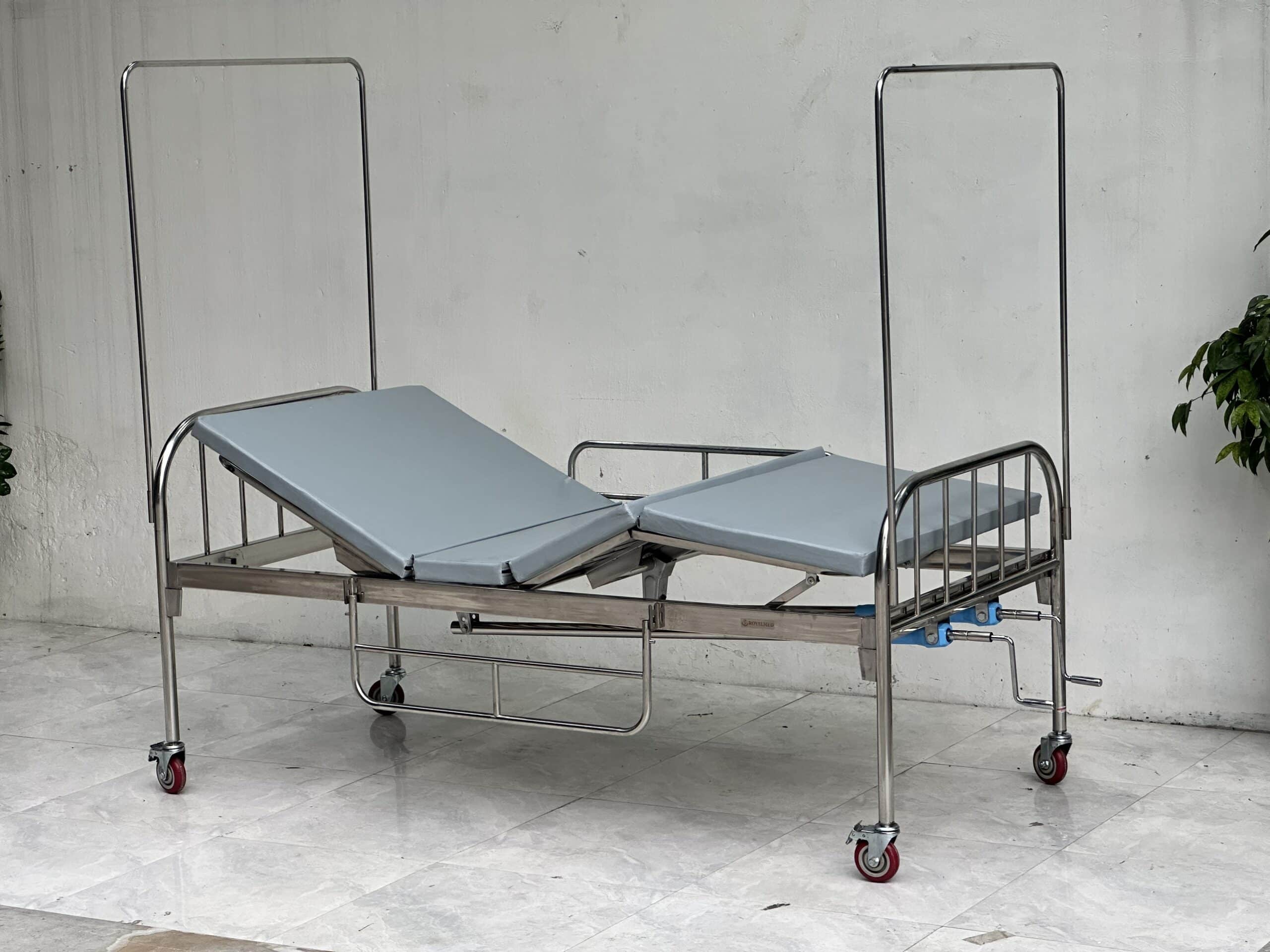giường inox 2 tay quay có bô vệ sinh
