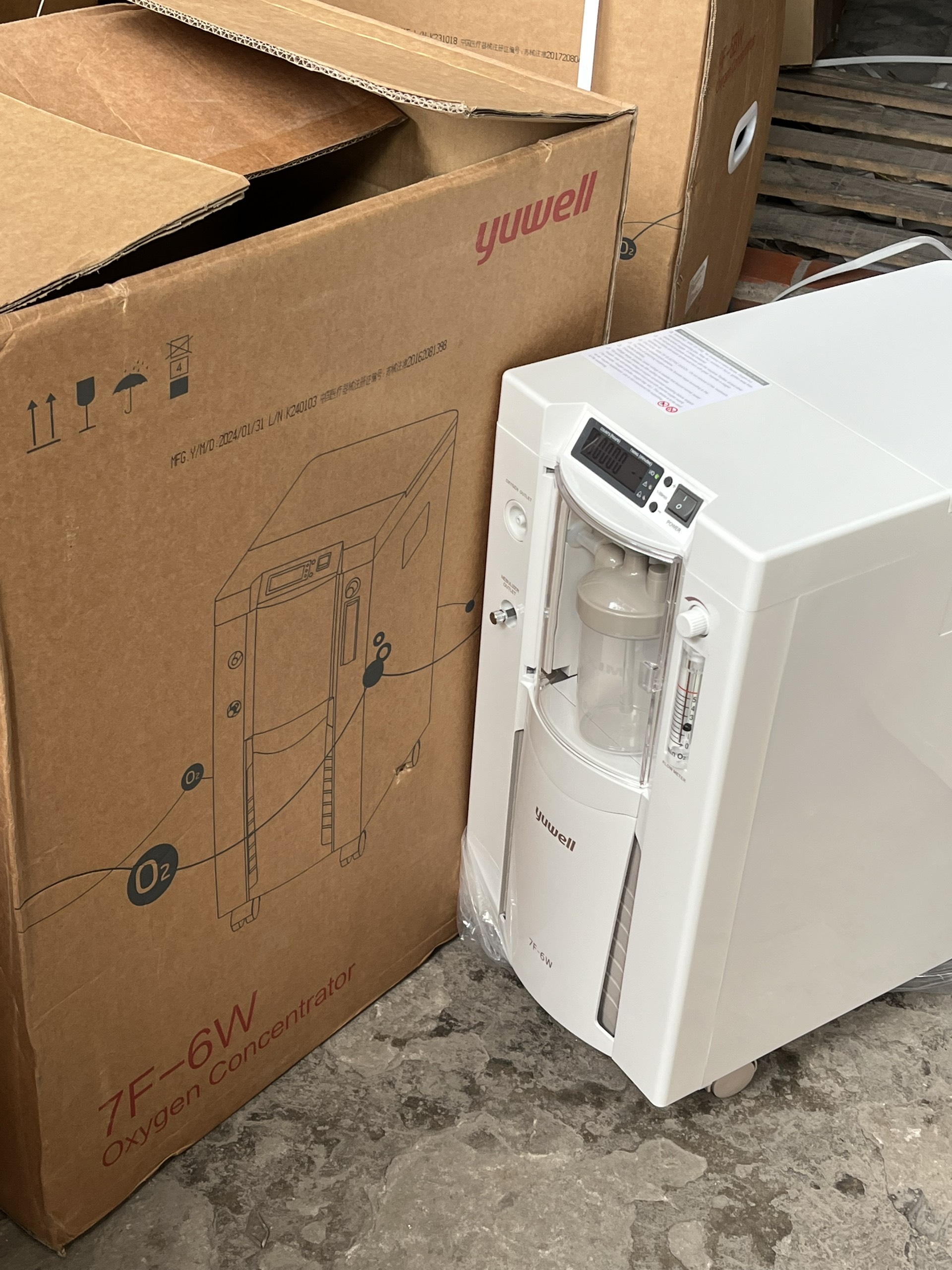 Máy tạo oxy 5 lít Yuwell 7f-6w