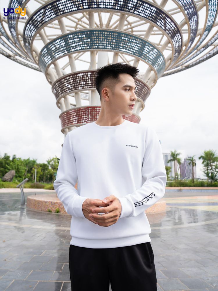 Áo nỉ nam dáng rộng