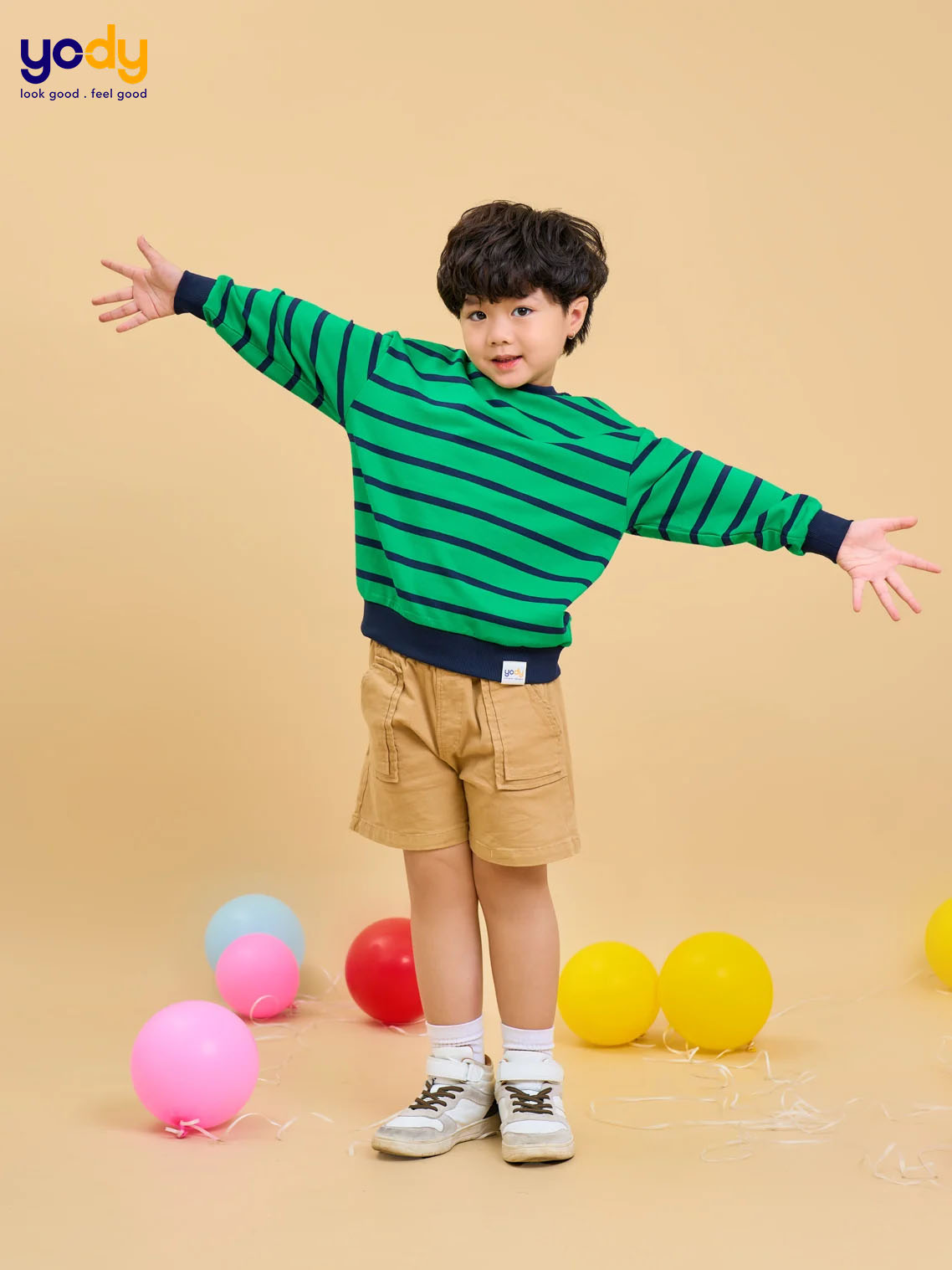 Áo nỉ cho bé họa tiết kẻ ngang