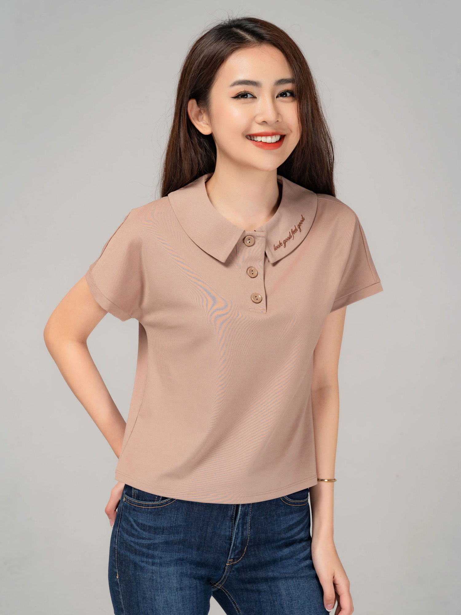 Áo Polo Nữ Pique Mắt Chim Cổ Sen Thêu Chữ