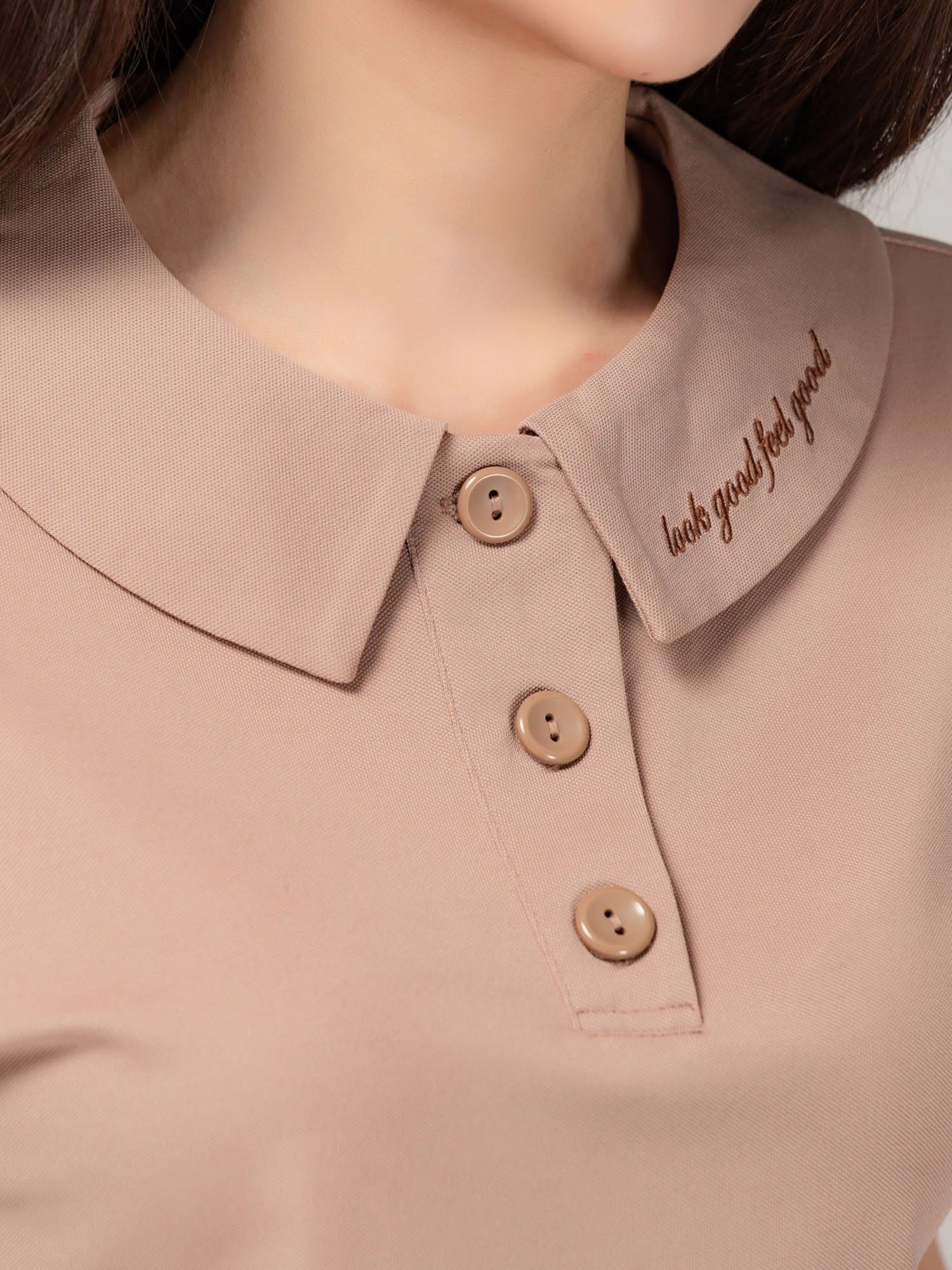 Áo Polo Nữ Pique Mắt Chim Cổ Sen Thêu Chữ