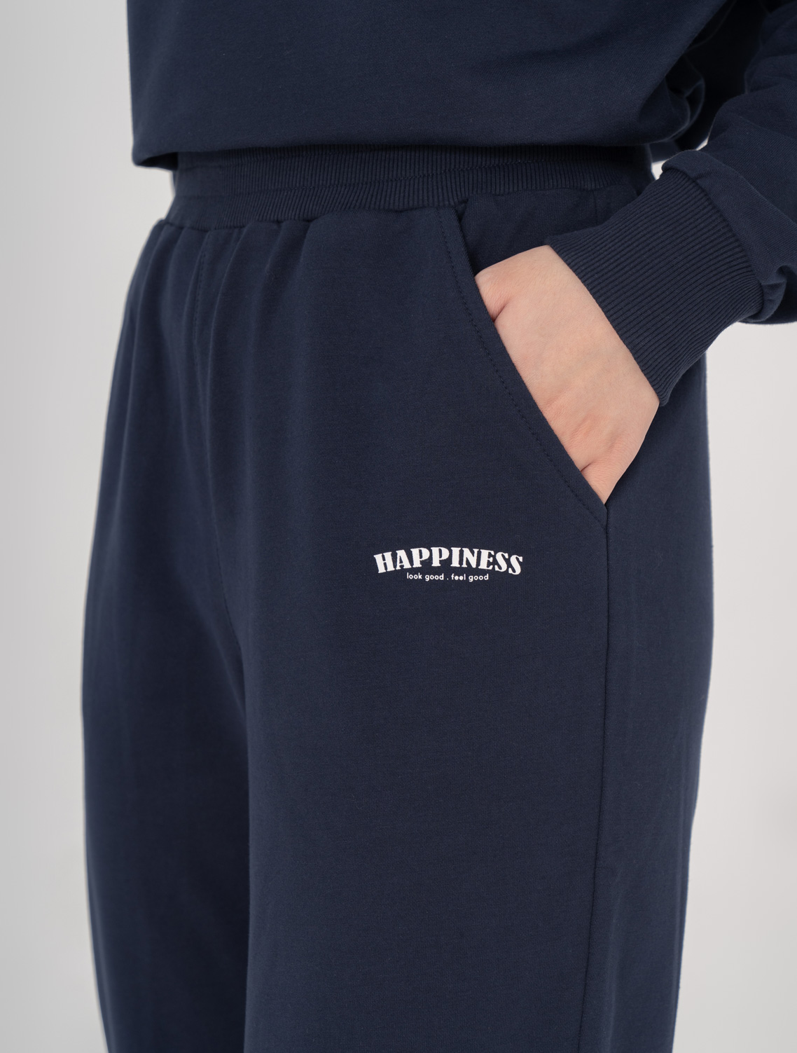 Bộ đông nữ nỉ in chữ HAPPINESS