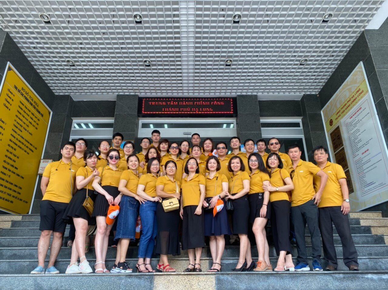 Đồng phục YODY bền đẹp, thích hợp làm áo cho đội, nhóm