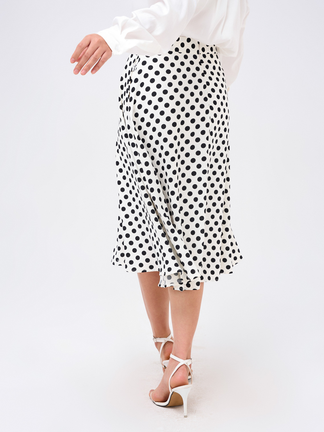 Chân váy nữ xòe dáng dài chấm bi YODY