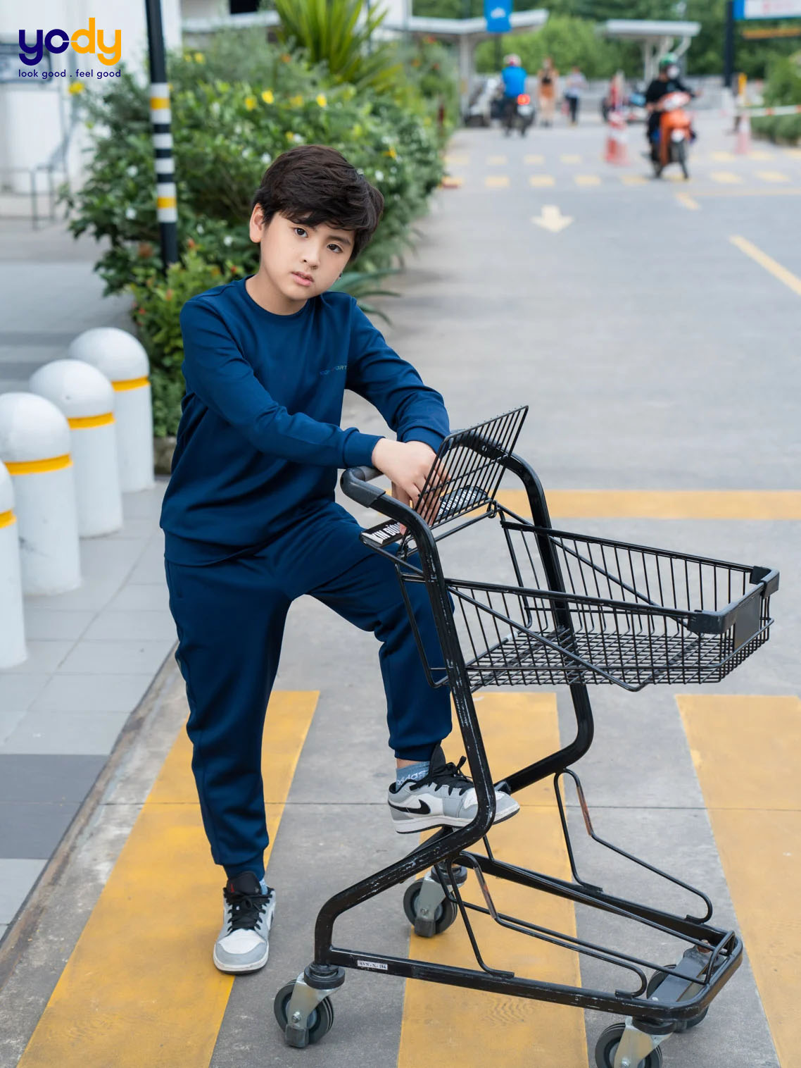 Bộ đồ thể thao trẻ em mùa đông