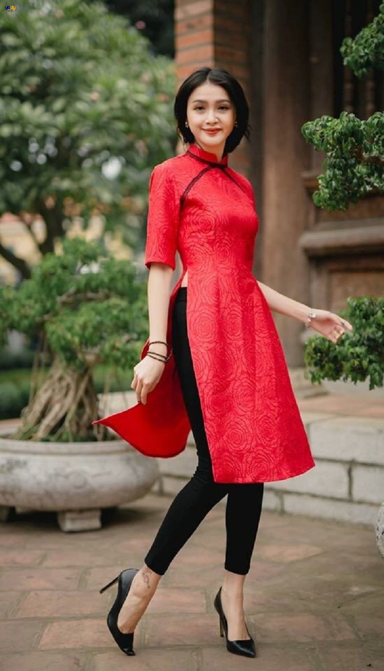 Quần jeans phối cùng những mẫu áo dài trẻ trung