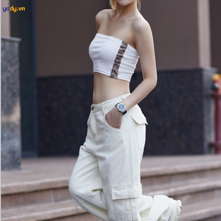 Phối áo ống với quần ống rộng quyến rũ