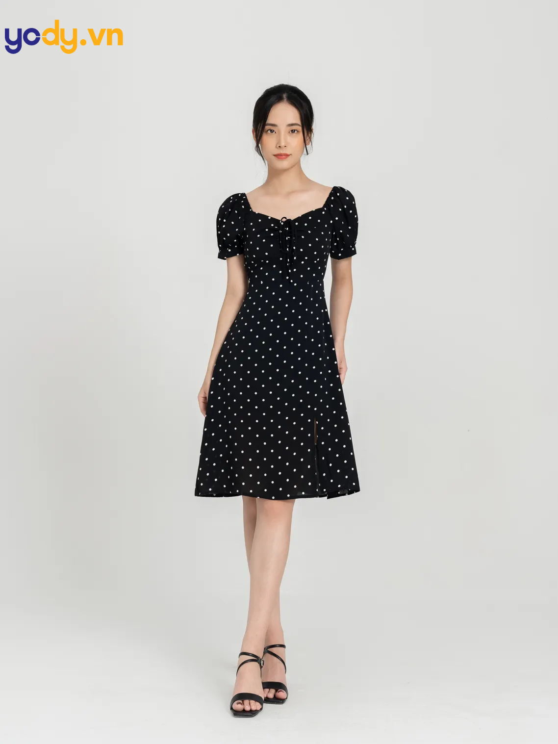 Outfit chấm bi bắt mắt