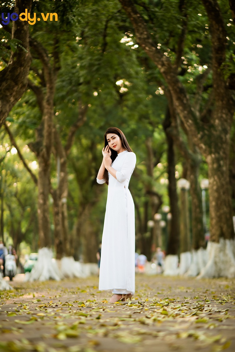 Áo dài chụp ảnh ngoài trời