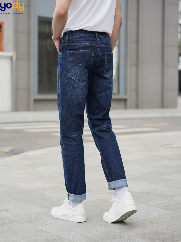 Phối đồ với giày sneaker nam