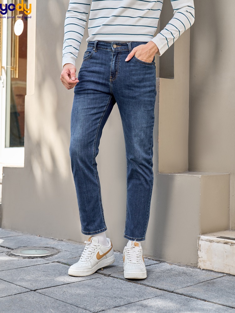 Phối đồ với giày sneaker nam