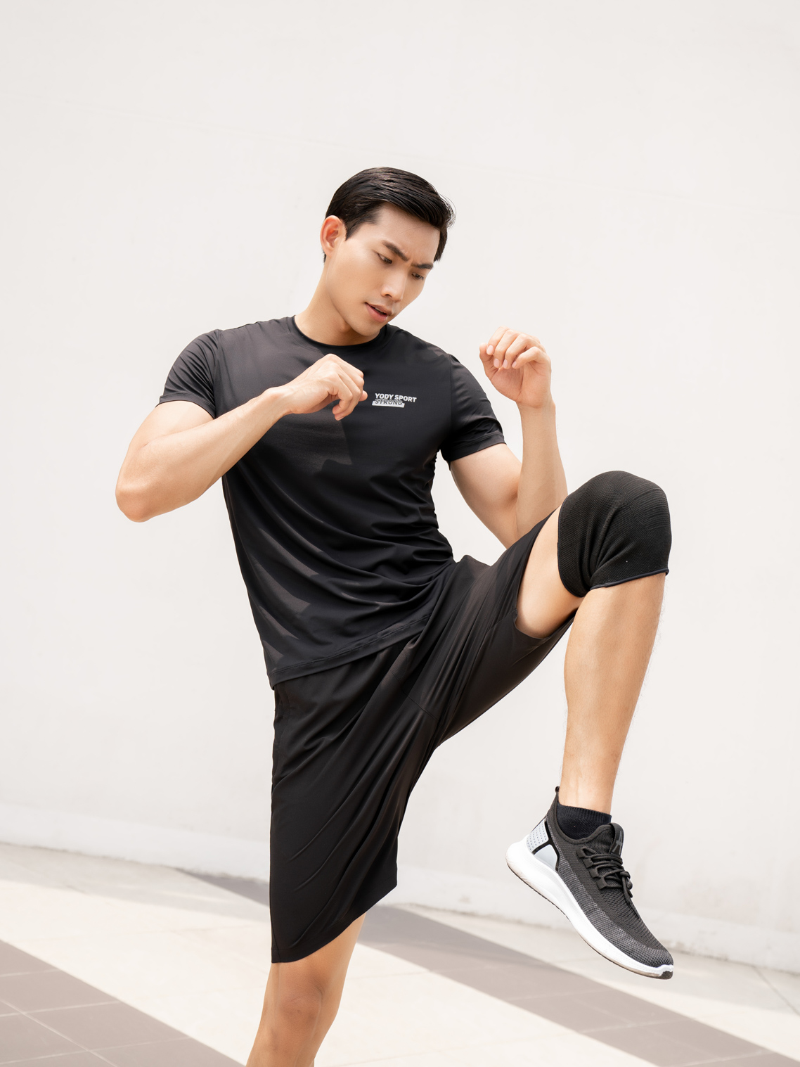 Áo Thun Nam Thể Thao In Ngực Năng Động